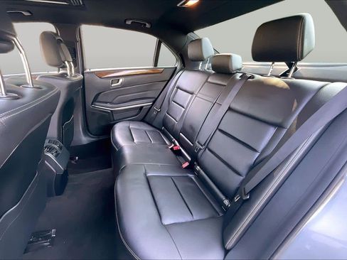 Used 2014 Mercedes-Benz E 350 4MATIC Sedan image 20