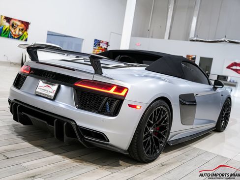 Used 2018 Audi R8 V10 w/ Carbon Exterior Package AWD/4WD image 53