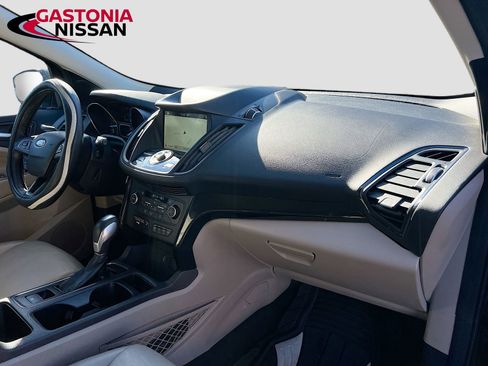 Used 2019 Ford Escape Titanium w/ U9j03 - Titanium Tow Package image 38