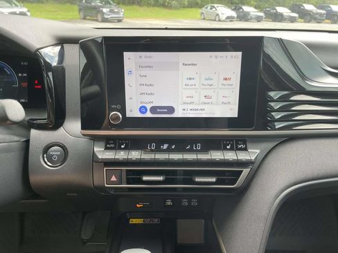 Used 2025 Toyota Camry LE w/ Convenience Package FWD image 21