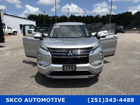 Used 2025 Mitsubishi Outlander SE AWD/4WD image 31