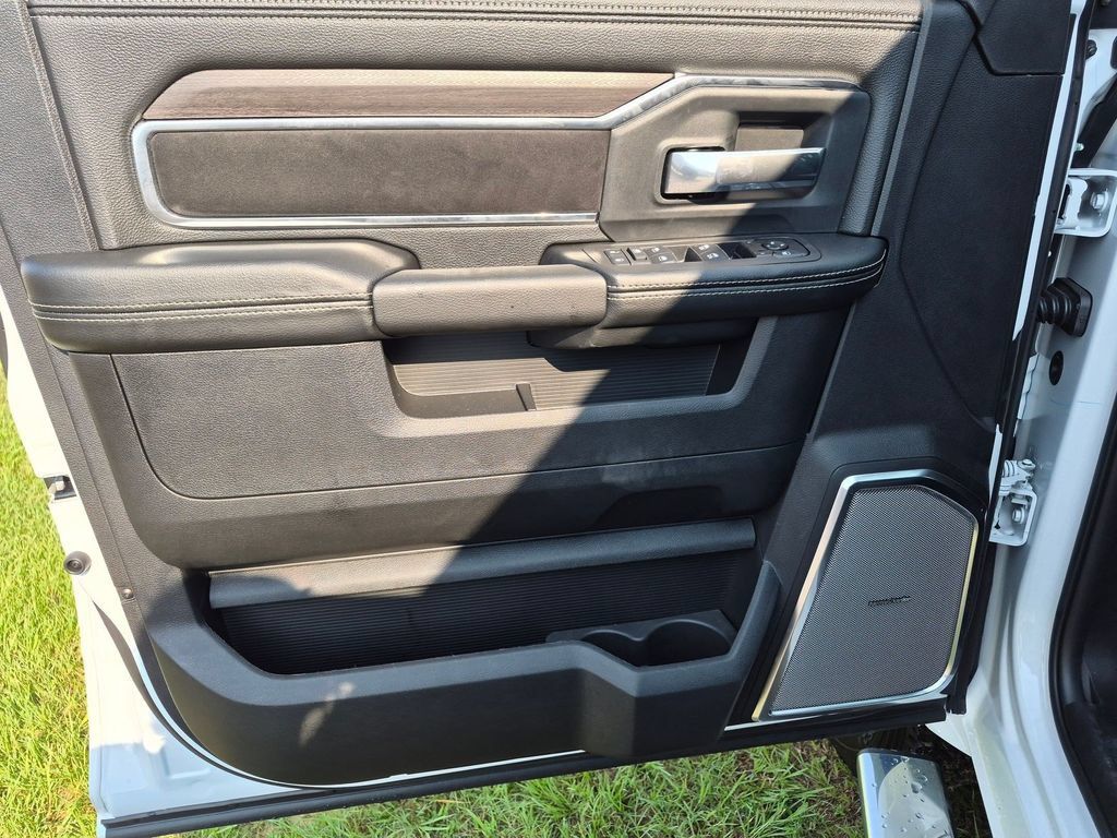New 2026 RAM 5500 4x4 Crew Cab w/ Laramie Trim Package image 9
