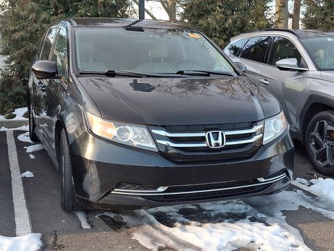 Used 2016 Honda Odyssey SE image 2