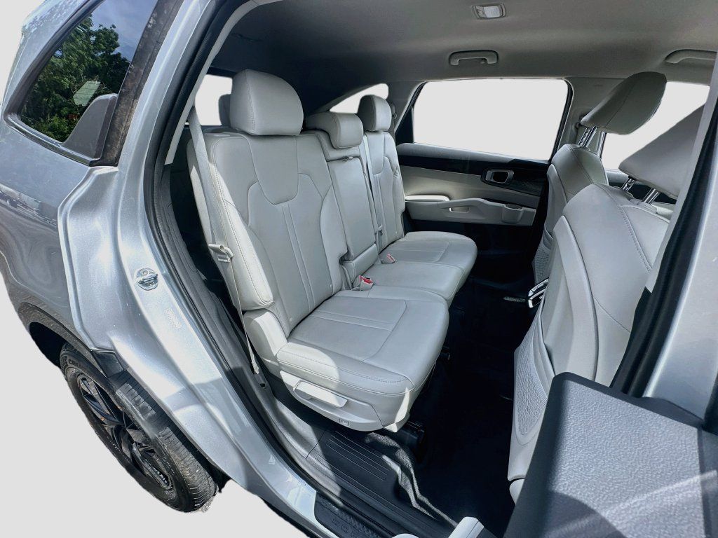 Certified 2022 Kia Sorento S FWD image 27