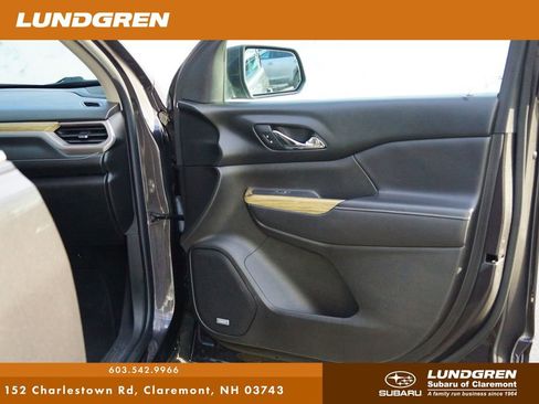 Used 2017 GMC Acadia Denali w/ Technology Package image 8