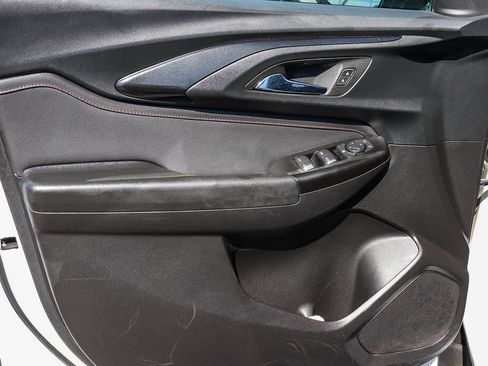 Used 2023 Chevrolet TrailBlazer RS image 23