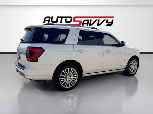 Used 2024 Ford Expedition Platinum RWD image 7