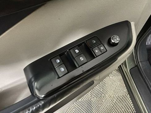Used 2015 Toyota Highlander XLE AWD/4WD image 11