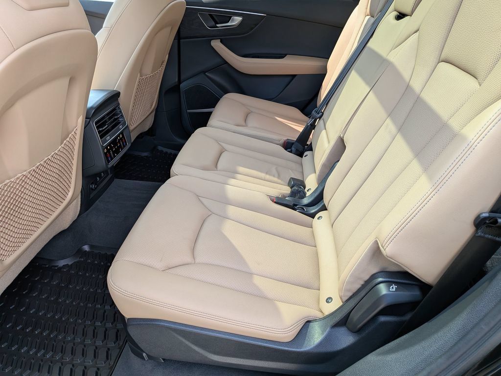 Used 2025 Audi Q7 3.0T Premium Plus AWD/4WD image 29