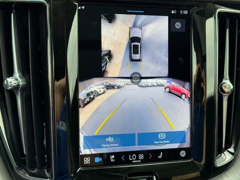 Certified 2025 Volvo XC60 B5 Plus image 23