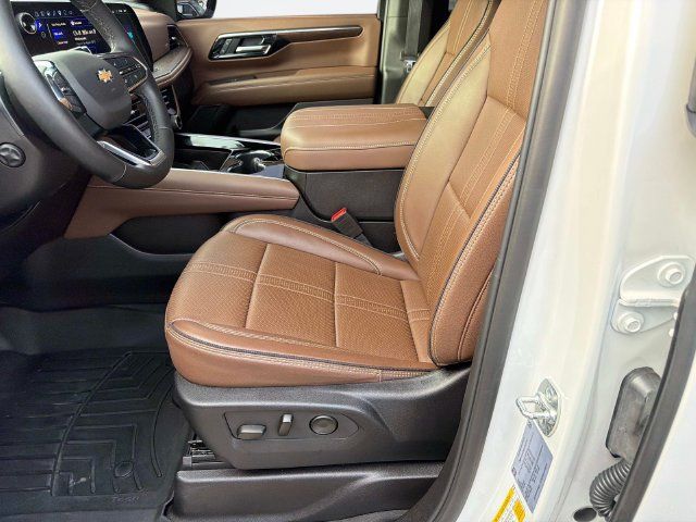 Used 2025 Chevrolet Tahoe High Country AWD/4WD image 20