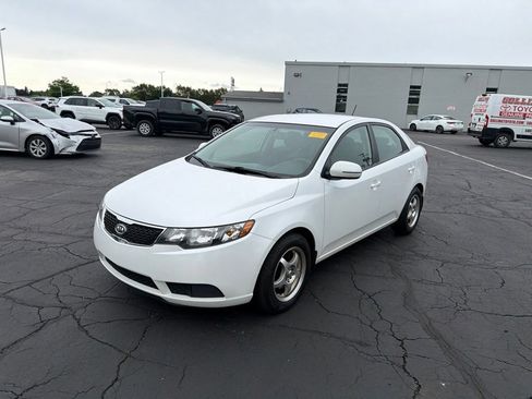 Used 2011 Kia Forte EX w/ Fuel Economy Pkg FWD image 2