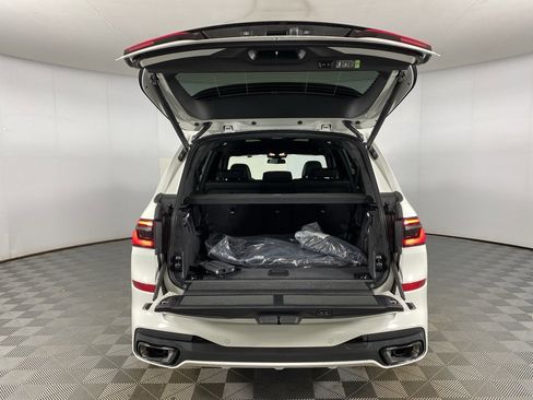 New 2026 BMW X7 xDrive40i w/ Executive Package image 28
