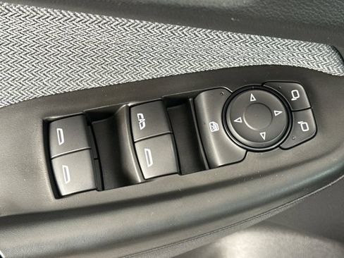 Used 2025 Chevrolet TrailBlazer LS FWD image 18