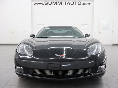 Used 2005 Chevrolet Corvette Coupe w/ Preferred Equipment Group RWD image 16