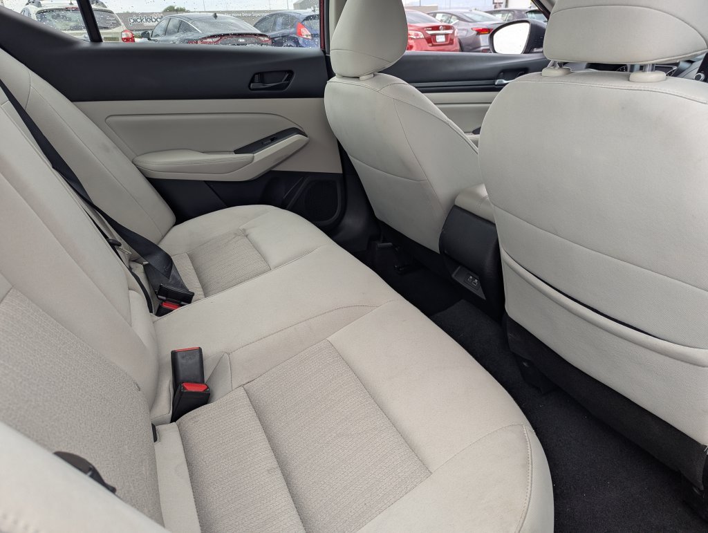 Used 2025 Nissan Altima 2.5 SV FWD image 28