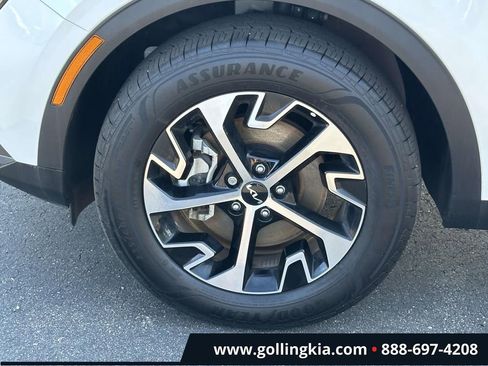 Certified 2025 Kia Sportage EX w/ EX Premium Package AWD/4WD image 7