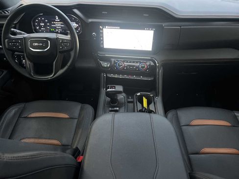 Used 2024 GMC Sierra 1500 AT4 w/ Technology Package image 5