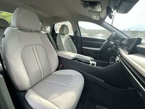 Used 2025 Hyundai Sonata SEL FWD image 27