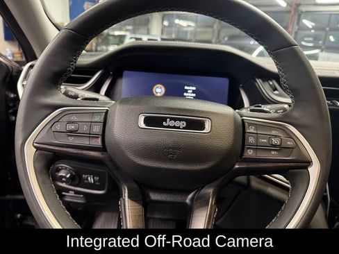 Used 2023 Jeep Grand Cherokee L Limited w/ Luxury Tech Group II image 22