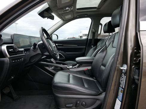 Used 2025 Kia Telluride S image 16