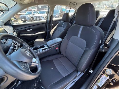 Used 2025 Nissan Sentra SV FWD image 34