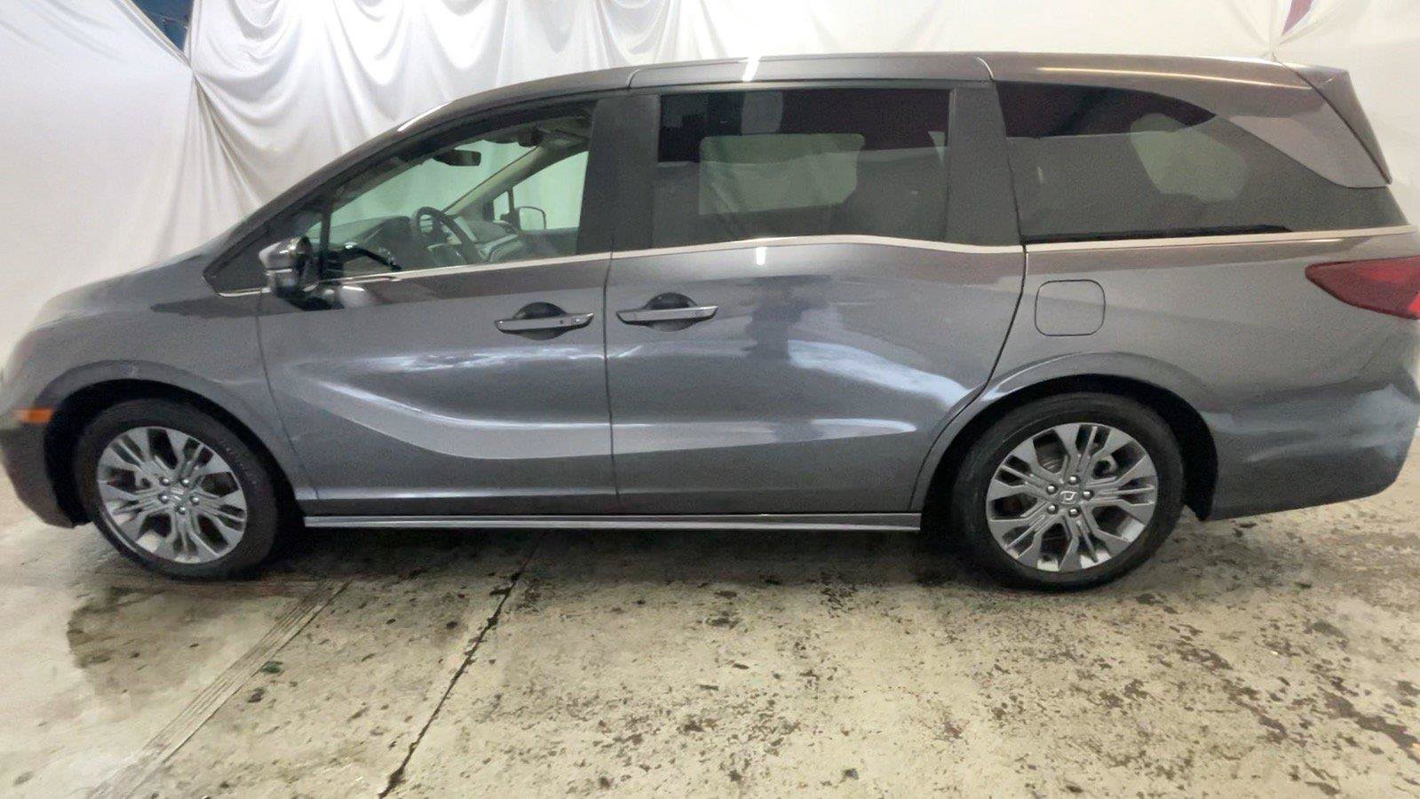 Certified 2025 Honda Odyssey Touring image 12