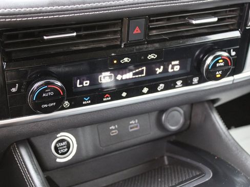 Used 2021 Nissan Rogue SL w/ Premium Package image 24