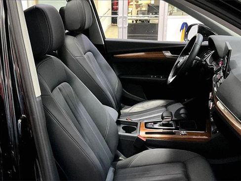 Certified 2023 Audi Q5 2.0T Premium w/ Convenience Package image 7