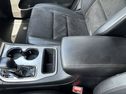 Used 2021 Jeep Grand Cherokee Laredo X AWD/4WD image 57