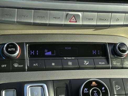 Used 2020 Hyundai Palisade Limited image 12