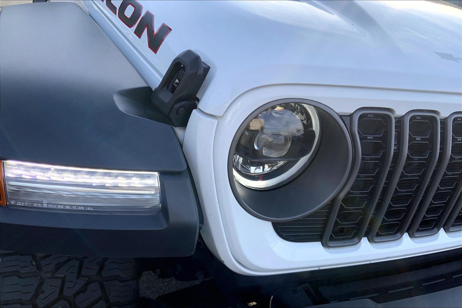 Used 2026 Jeep Gladiator Rubicon w/ Steel Power Dome Hood Package AWD/4WD image 31