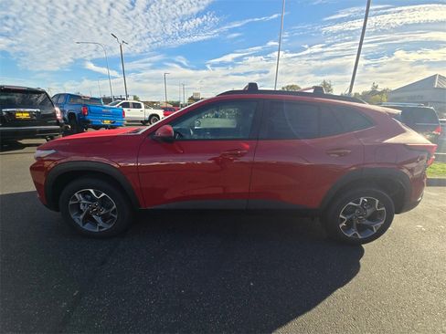New 2026 Chevrolet Trax LT w/ Driver Confidence Package image 7