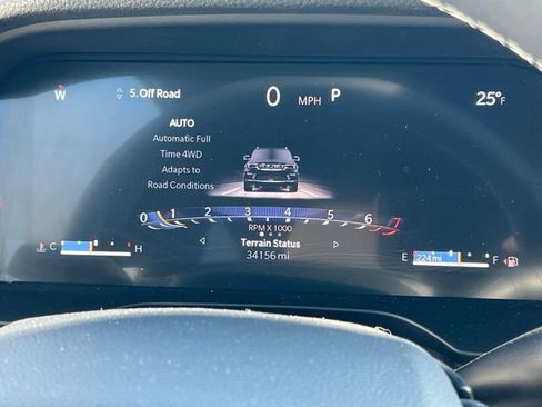 Used 2025 Jeep Grand Cherokee Limited w/ Luxury Tech Group II image 22