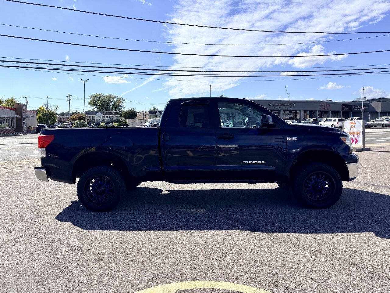 Used 2011 Toyota Tundra 4x4 Double Cab w/ Tow Pkg image 7