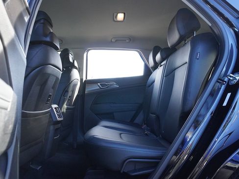 Used 2025 Kia Sportage EX image 35