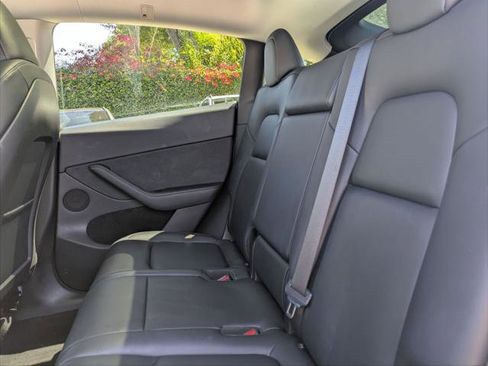 Used 2023 Tesla Model Y Long Range AWD/4WD image 19