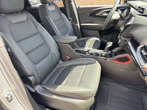 Used 2023 Chevrolet TrailBlazer RS w/ Sun and Liftgate Package FWD image 11