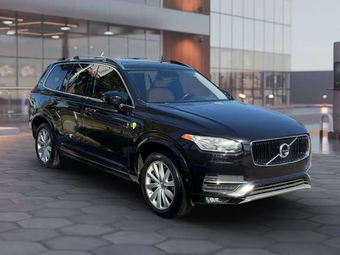 Used 2016 Volvo XC90 T6 Momentum w/ Vision Package AWD/4WD image 8