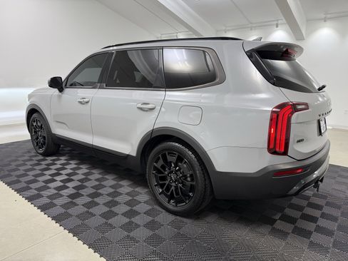 Used 2022 Kia Telluride SX w/ SX Prestige Package image 6