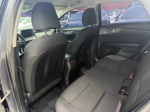 Used 2020 Kia Forte LXS FWD image 17