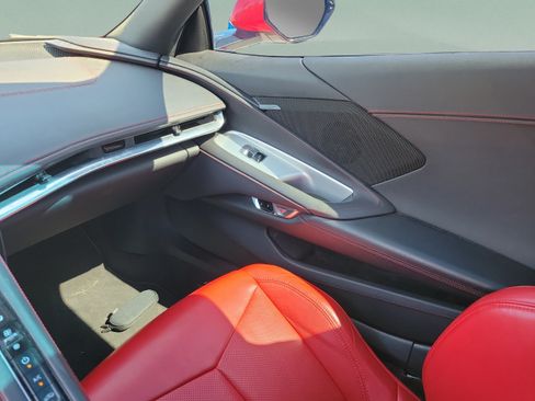 Used 2020 Chevrolet Corvette Stingray Coupe w/ Z51 Performance Package RWD image 8