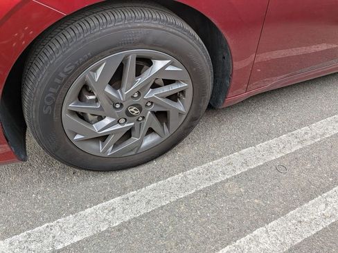 Certified 2024 Hyundai Elantra SEL image 3