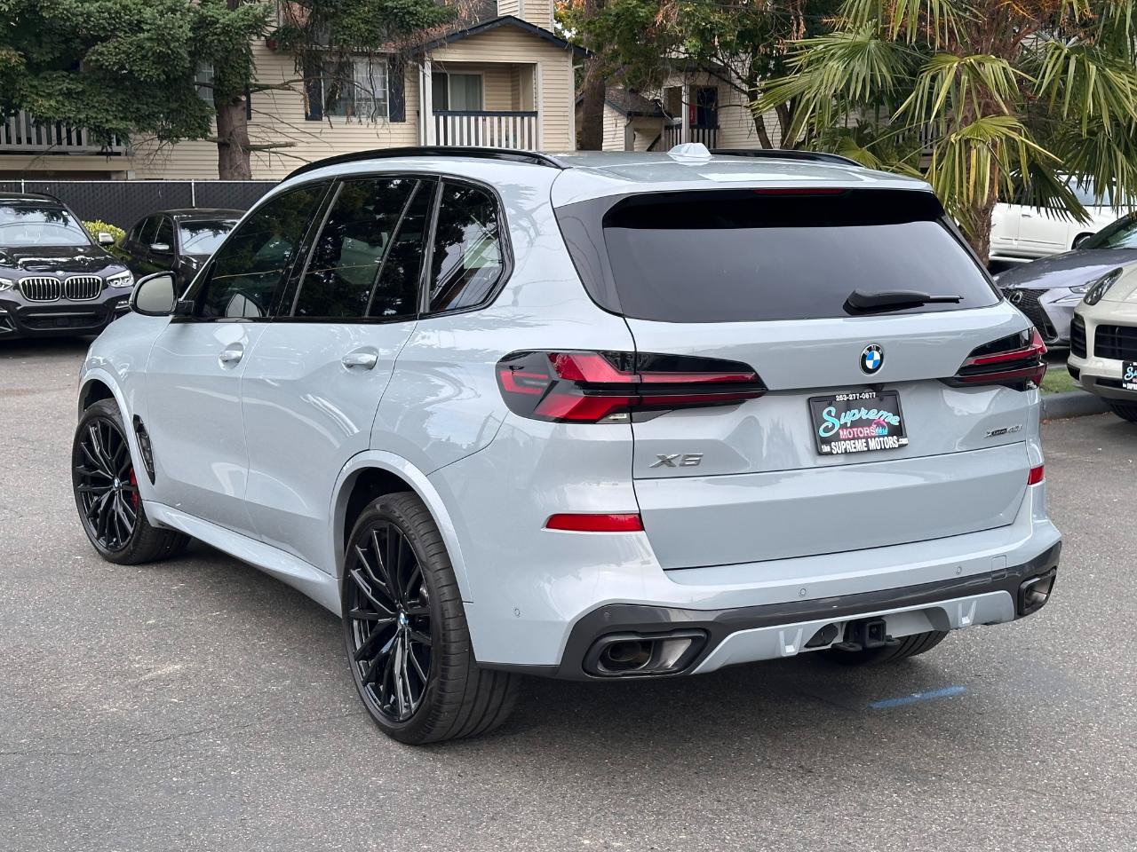 Used 2025 BMW X5 xDrive40i w/ M Sport Package AWD/4WD image 9