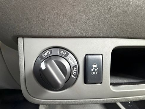 Used 2018 Nissan Frontier SV image 13