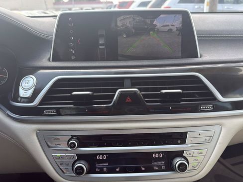 Used 2018 BMW 750i xDrive AWD/4WD image 21
