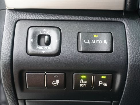 Used 2015 Lexus LS 460 w/ Comfort Package RWD image 29
