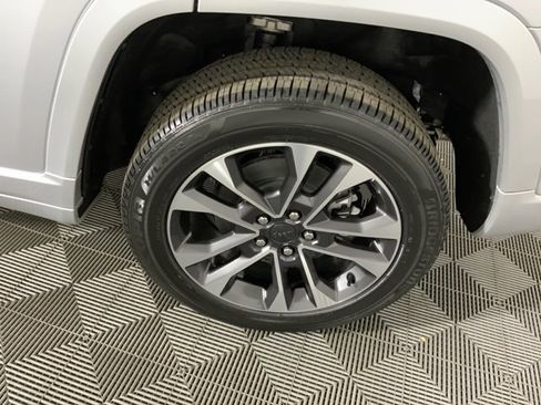 Used 2024 Jeep Grand Cherokee Overland w/ Luxury Tech Group IV image 50