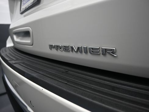 Certified 2022 Chevrolet Suburban Premier AWD/4WD image 42