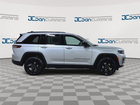 New 2026 Jeep Grand Cherokee Limited w/ Limited Altitude Package AWD/4WD image 9